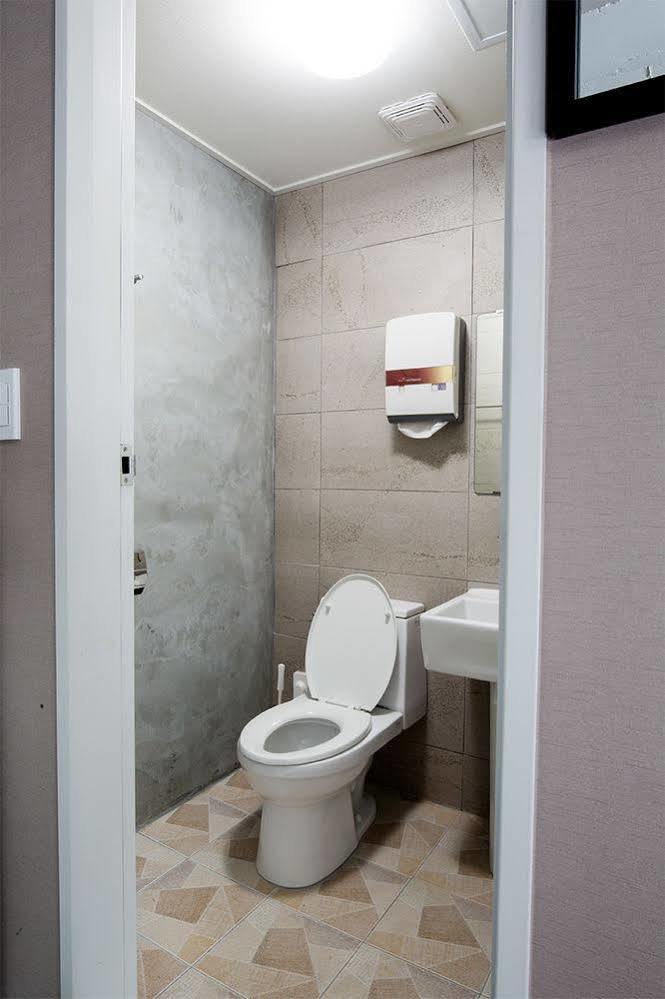 Story In Jeju Guesthouse Экстерьер фото